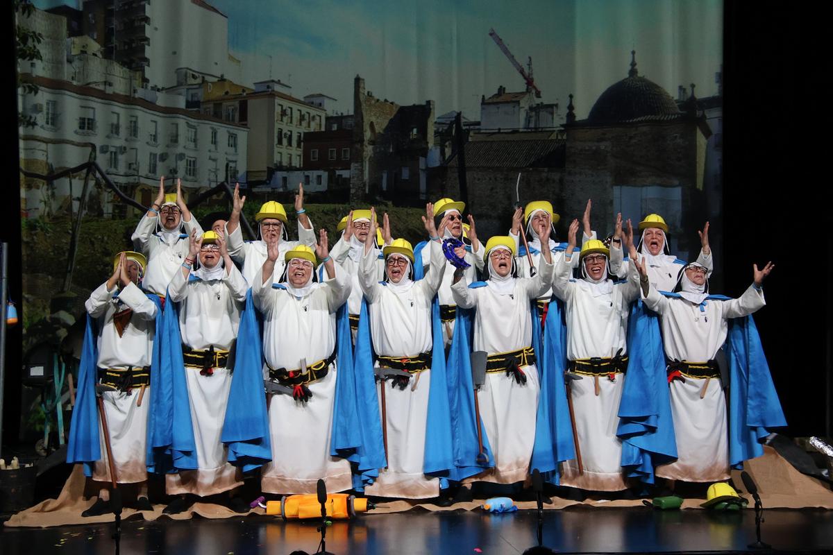 Actuación De Aquí No Nos Mueve Ni Dios